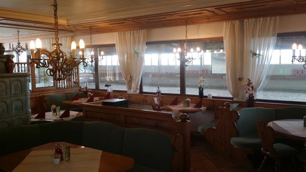 Landhotel Wiesenhof Heroldstatt Extérieur photo