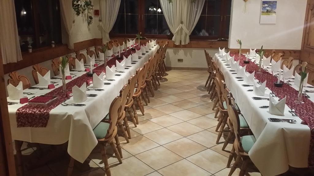 Landhotel Wiesenhof Heroldstatt Extérieur photo